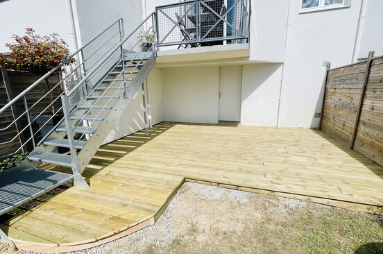 illustration de Nouvelle terrasse en bois à Vannes